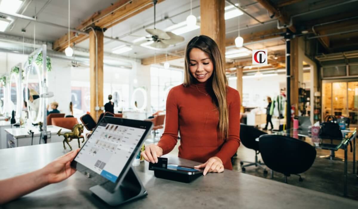 Image-of-a-woman-using-the-POS-terminal.