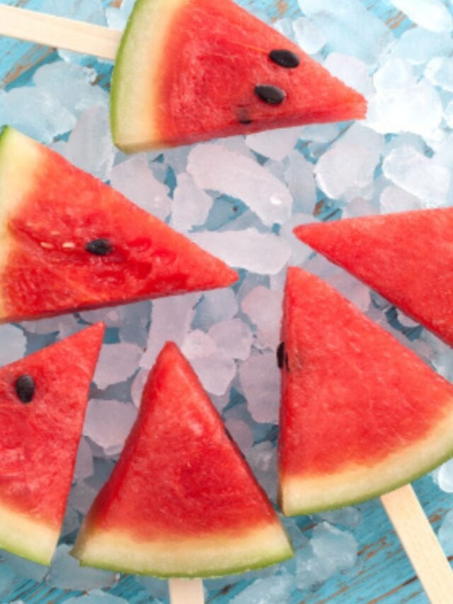 Read more about the article WATER-RICH FRUITS TO ΚΕΕΡ YOU HYDRATED THIS SUMMER